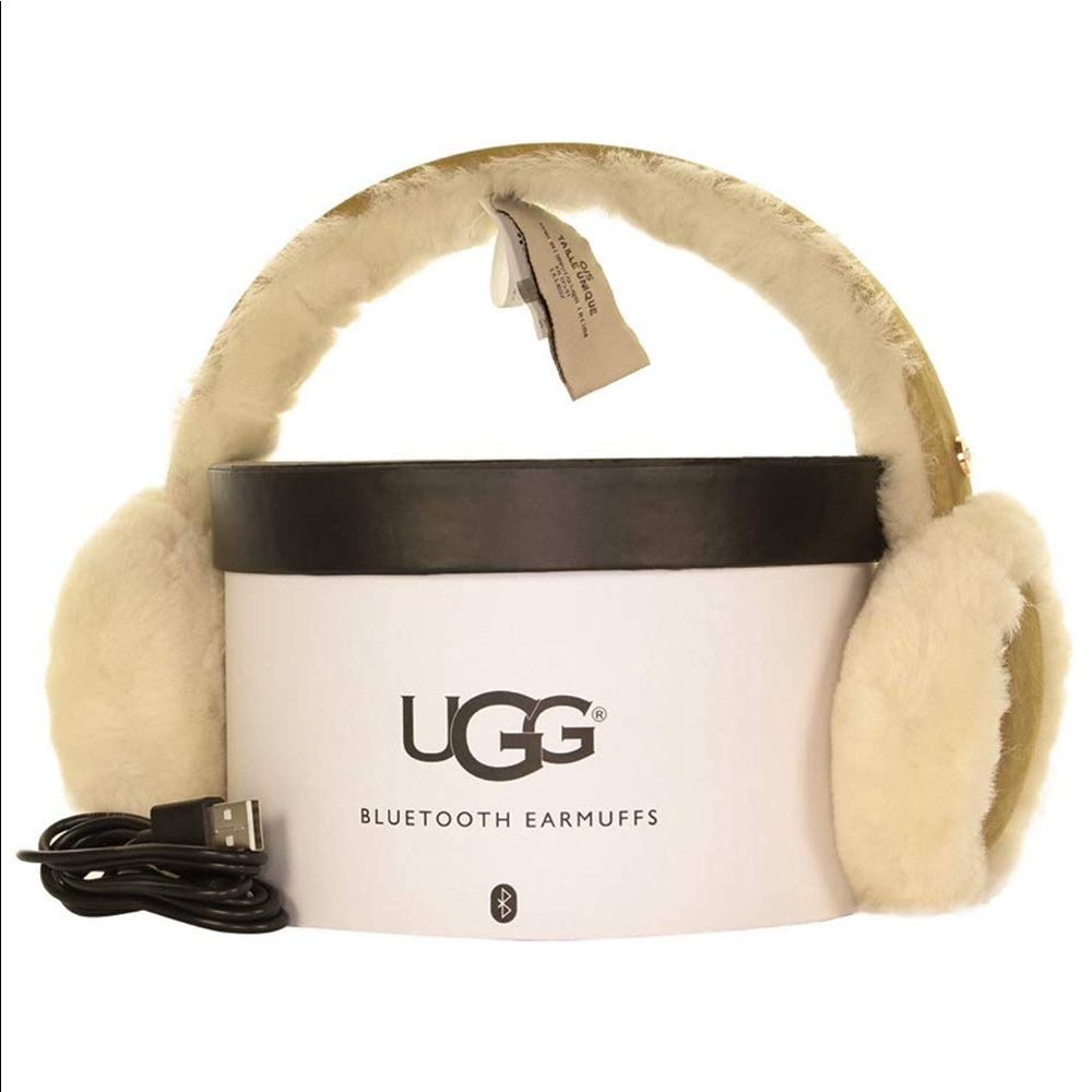 UGG EARMUFFS BLUETOOTH SHEEPSKIN  NWOB